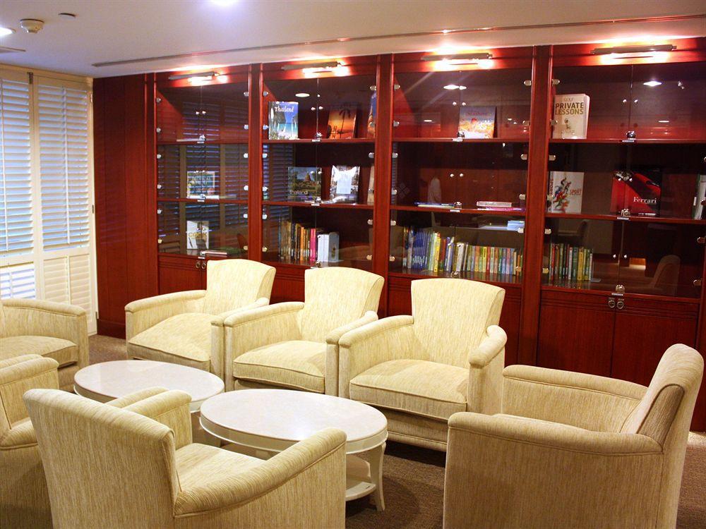 Centre Point Sukhumvit Thong-Lo Hotel Bangkok Bagian luar foto