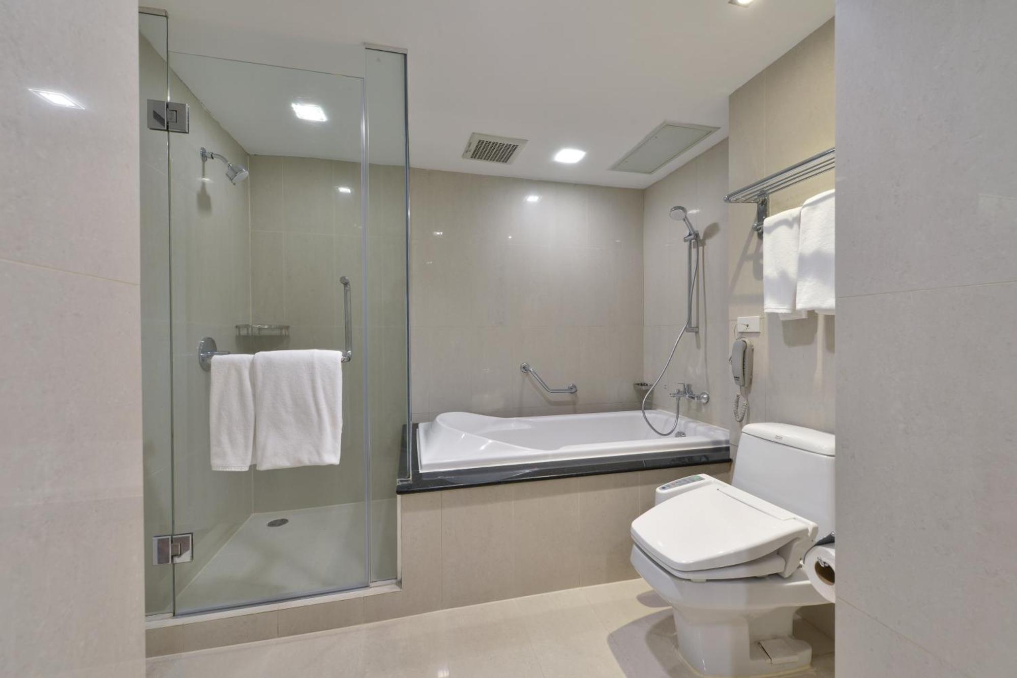 Centre Point Sukhumvit Thong-Lo Hotel Bangkok Bagian luar foto